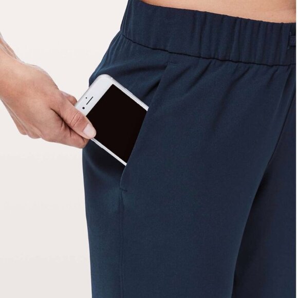 Lululemon Women’s On The Fly Cropped Drawstring Pants 23" | True Navy | Size 2 - Picture 15 of 15